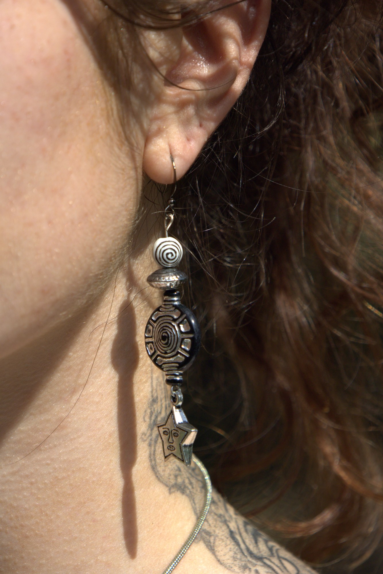 Boucles d'oreilles &mdash; MOCA