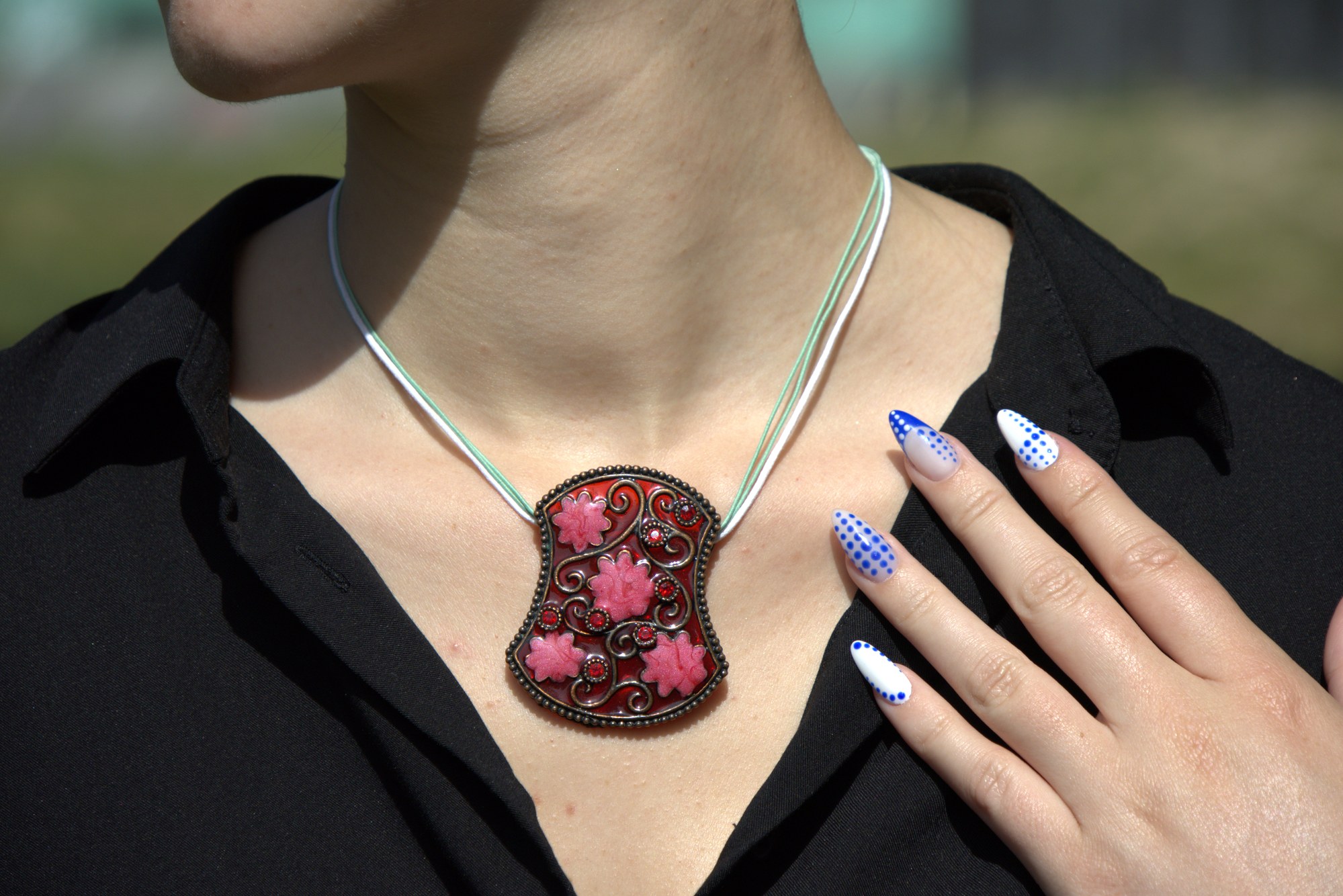 Collier — MOCA